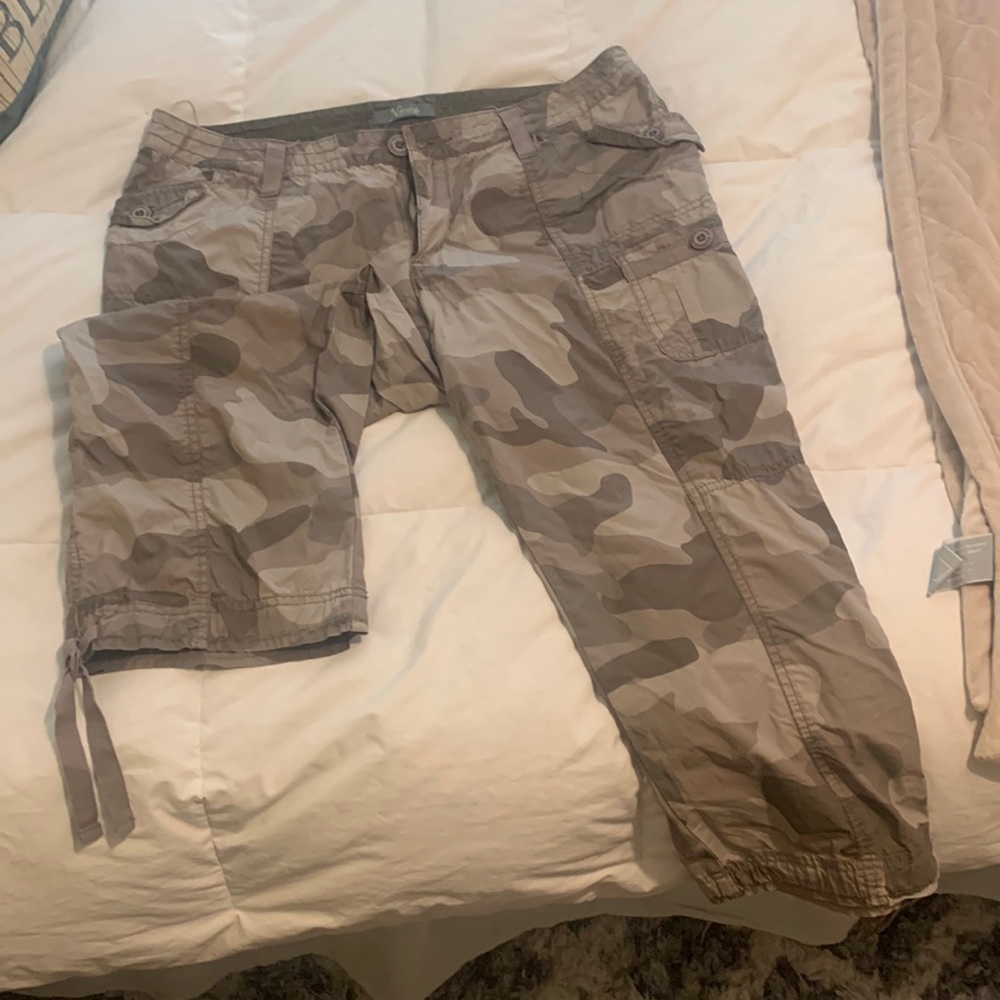 Womens camo thin capri